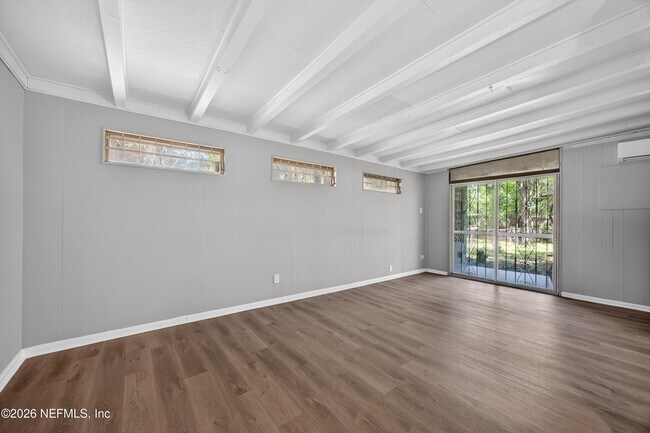 Building Photo - 6955 Miss Muffet Ln S