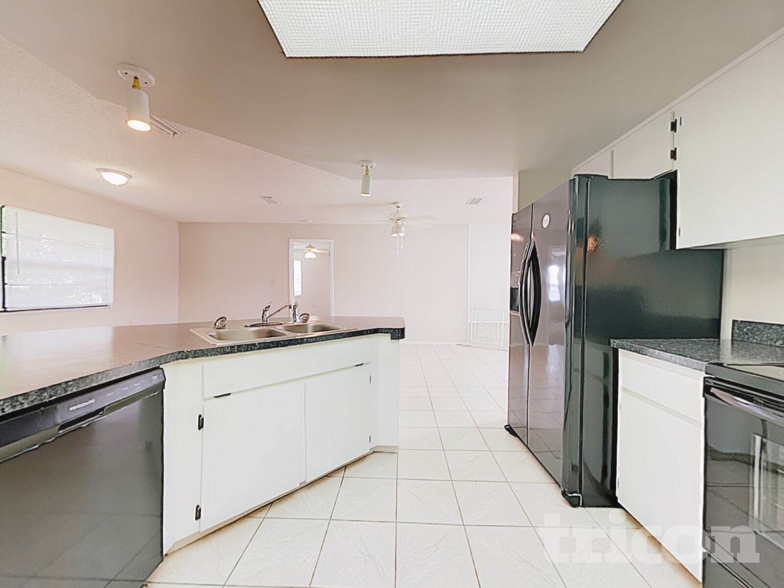 Building Photo - 10457 Laval St