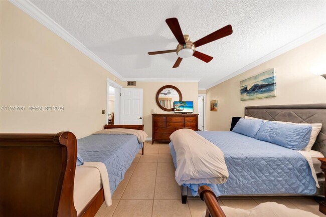 Building Photo - 4040 Crystal Lake Dr