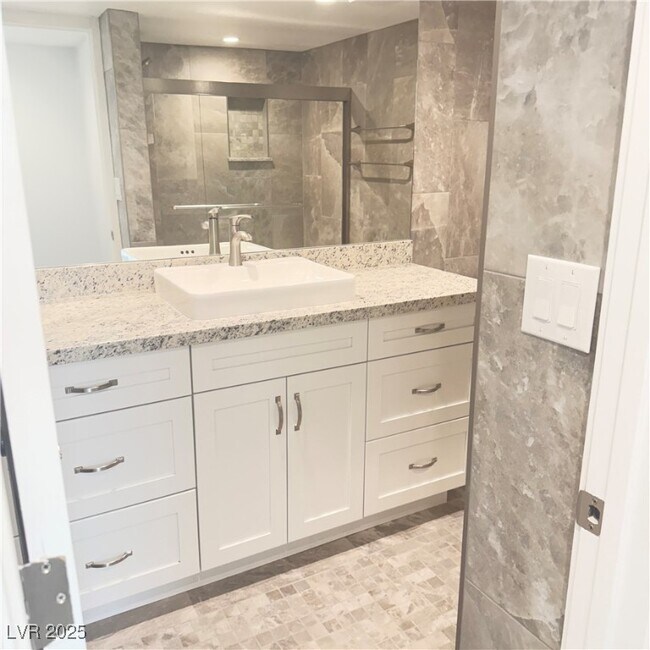 Building Photo - 508 Woodcrest Ct