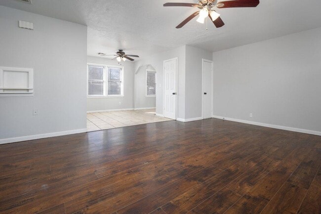 Building Photo - 5940 NW 58th Terrace