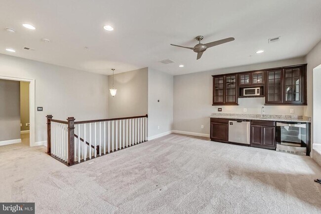 Building Photo - 605 Fair Winds Way