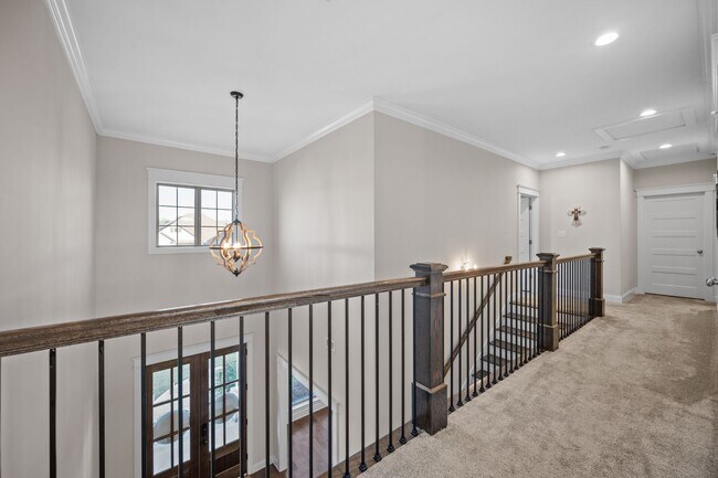 Building Photo - 5/3.5 TRULAND BUILT BEAUTY!