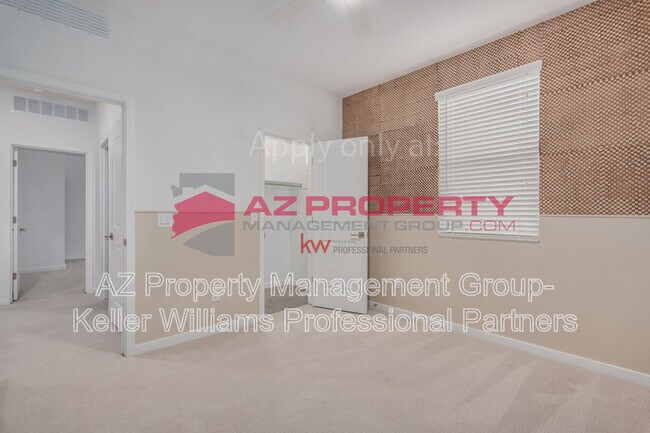 Building Photo - 14031 W Pershing St