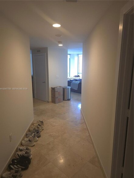 Building Photo - 1060 Brickell Ave