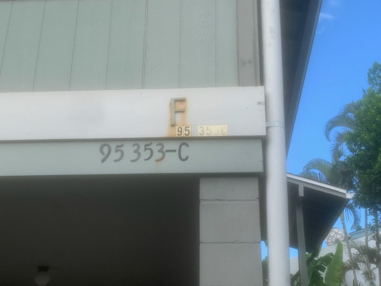 Building Photo - 95-353-353 Kuahelani Ave