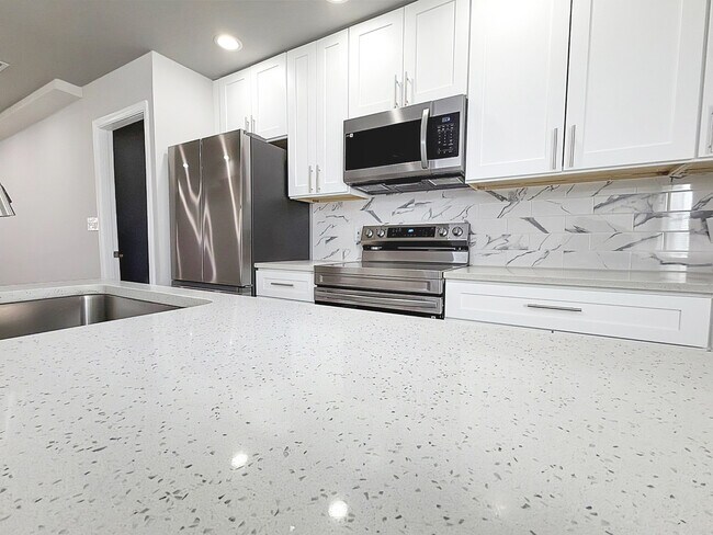 Building Photo - 4828 Beaufort Ave