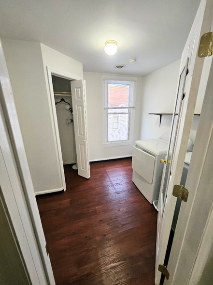 Building Photo - 142 Washington St