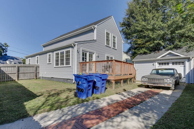 Building Photo - 2 Alden Ave