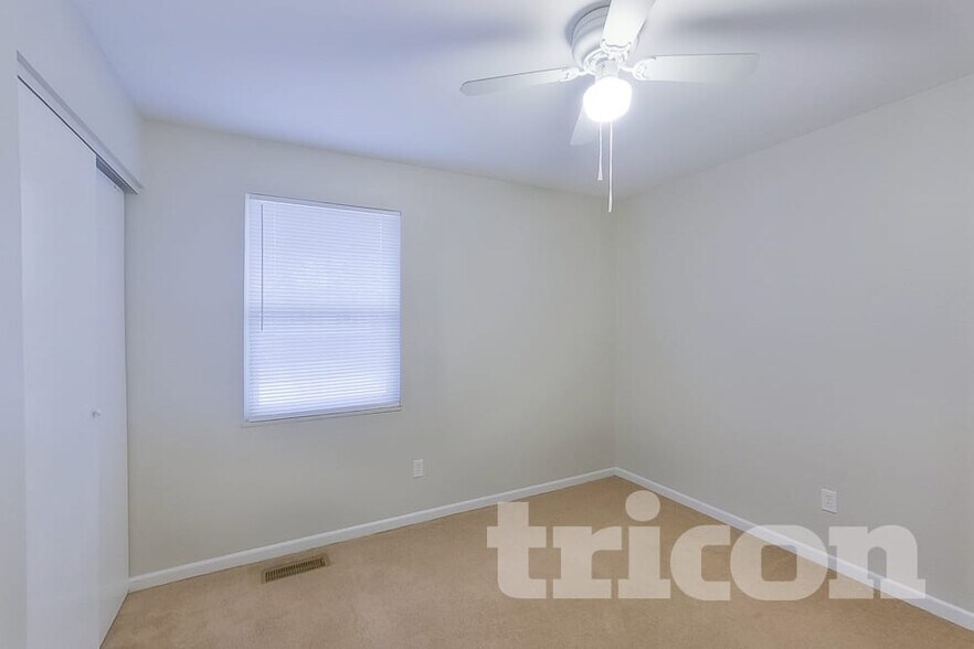 Building Photo - 1563 Park Ridge Ln