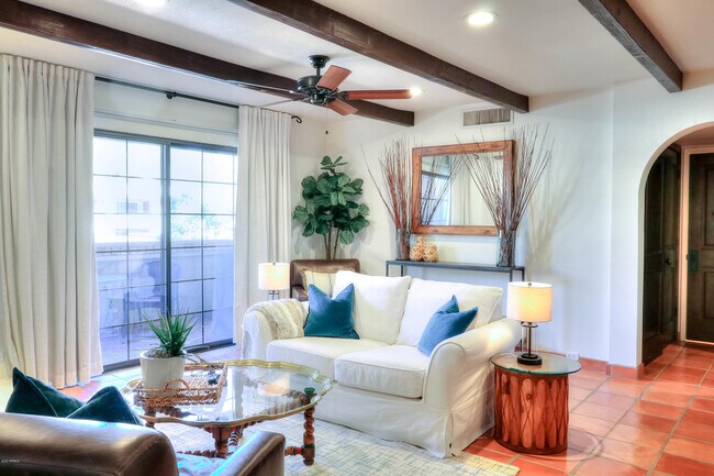 Building Photo - 7557 N Dreamy Draw Dr