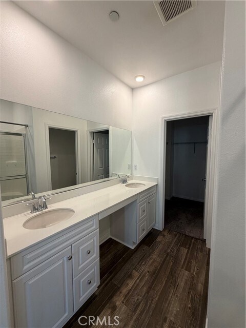 Building Photo - 8013 Olive Ln