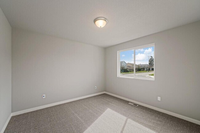 Building Photo - 4293 Ash Grove Dr NE