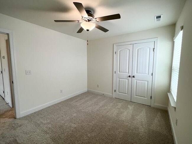 Building Photo - 324 Highview Dr