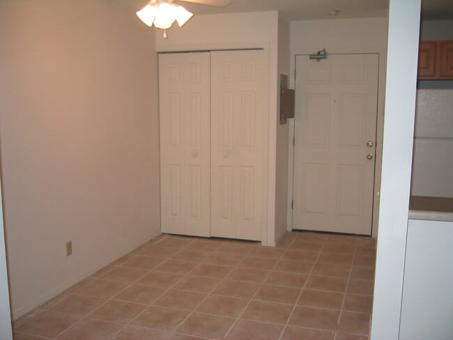 Building Photo - Stylish Loft Apartments Near the Madison A...