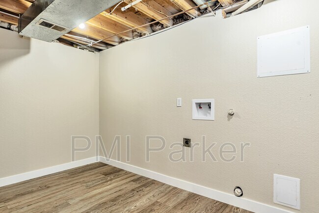 Building Photo - 8487 Wheatgrass Cir