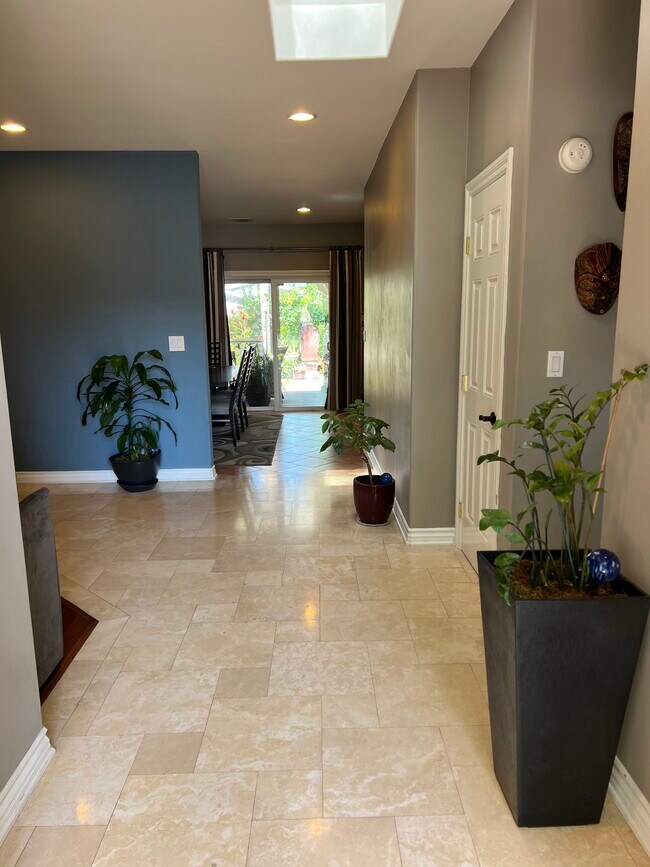 Travertine Marble Floors - 6947 Jellico Ave