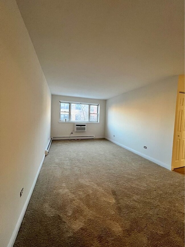 Building Photo - 619 W Stratford Pl