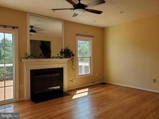 Building Photo - 14920 Forest Landing Cir