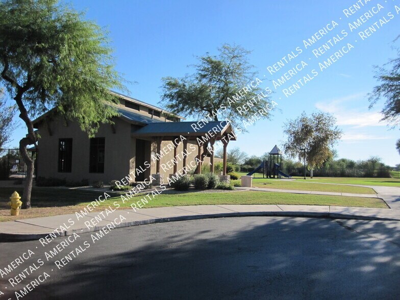 Building Photo - 30740 Maple Chase Dr