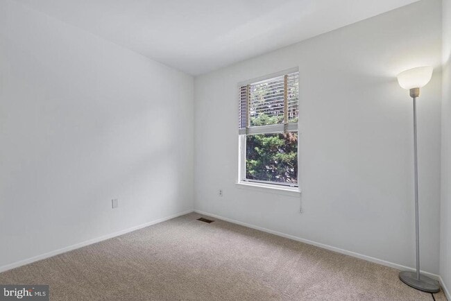 Building Photo - 7730 Chatfield Ln