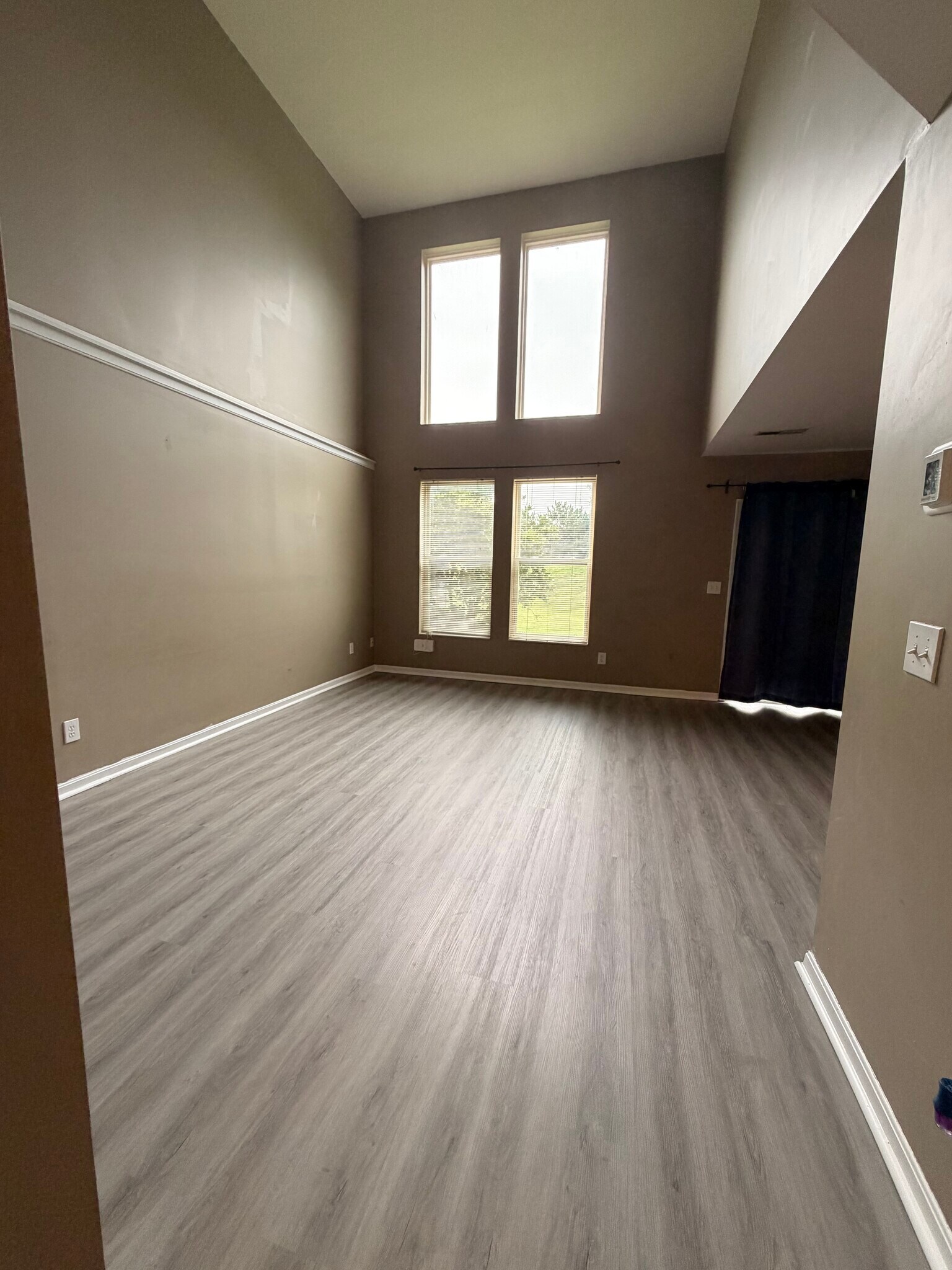 Building Photo - 4082 East Village Dr