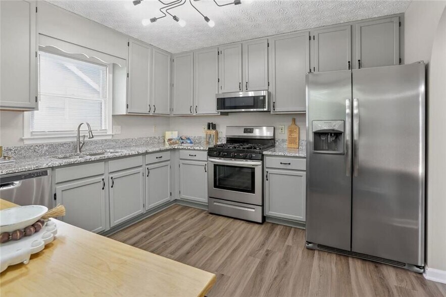 Building Photo - 2562 Kennesaw Springs Ct