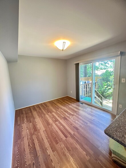 Building Photo - 11553 Sullnick Way