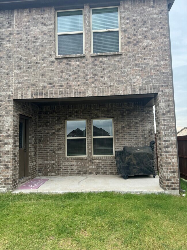 Building Photo - 860 Moonwake Dr