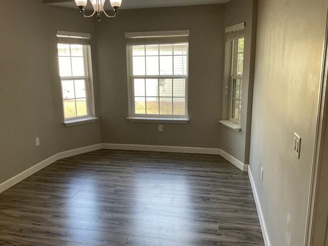 Building Photo - Close to Deland High School