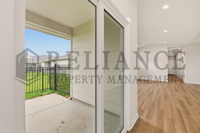 Building Photo - 202 N Gowen St