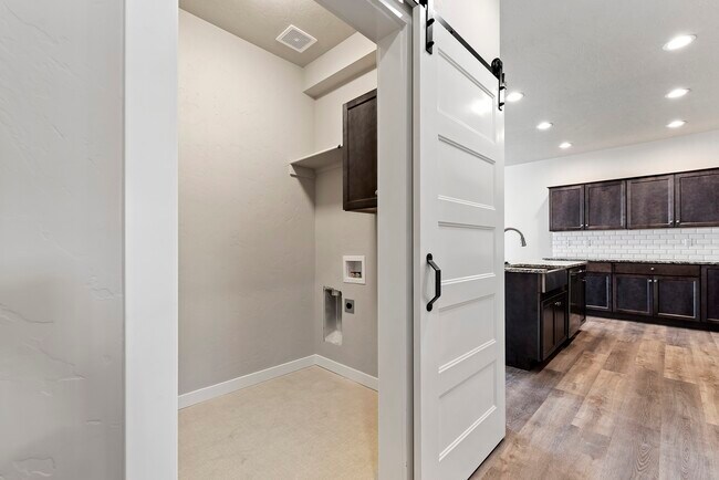 Building Photo - 6330 W Tierra Ln