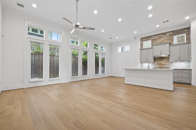 Building Photo - 2713 Kinsley Oaks Dr