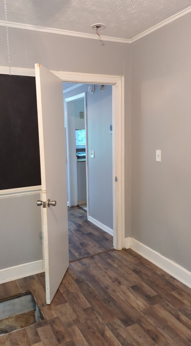 Entry bedroom 4 - 2226 shady grove road