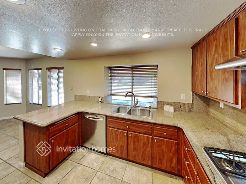 Building Photo - 43960 Northgate Ave