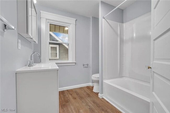 Building Photo - 412 W 28th St