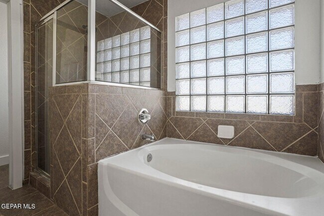 Building Photo - 11025 Bullseye St