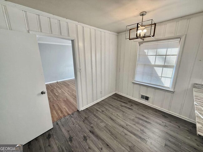 Building Photo - 2073 E Roxboro Rd NE