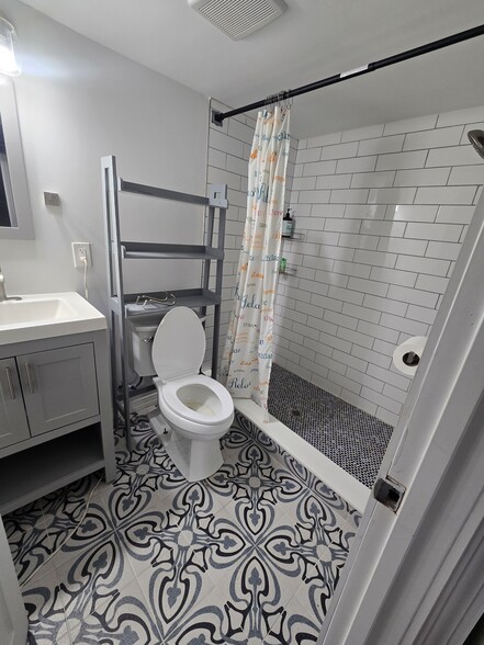 Building Photo - 4338 Coleridge St