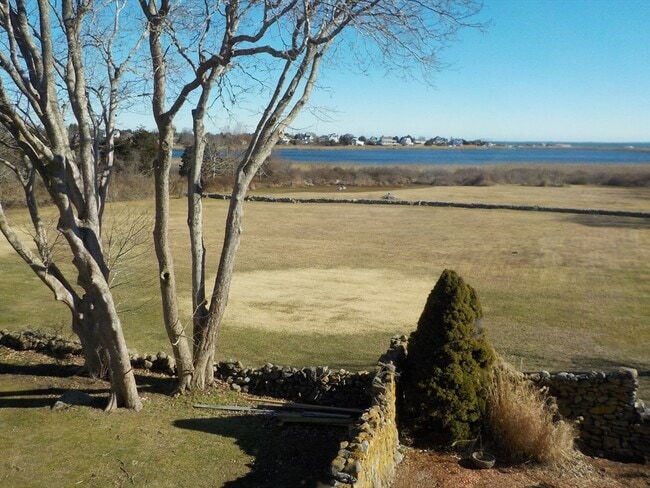 Building Photo - 186 Brayton Point Rd
