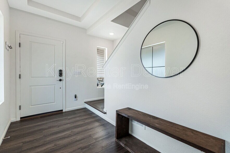 Building Photo - 10145 Zeno St