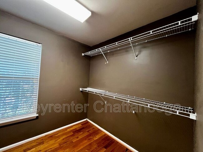 Building Photo - 5775 Crooked Creek Dr