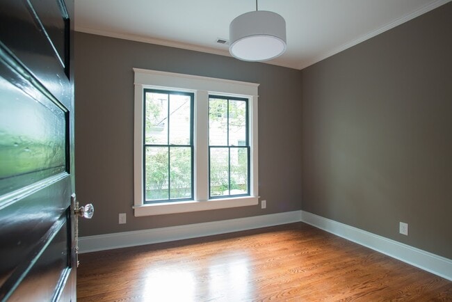 Building Photo - 2018 Englewood Ave