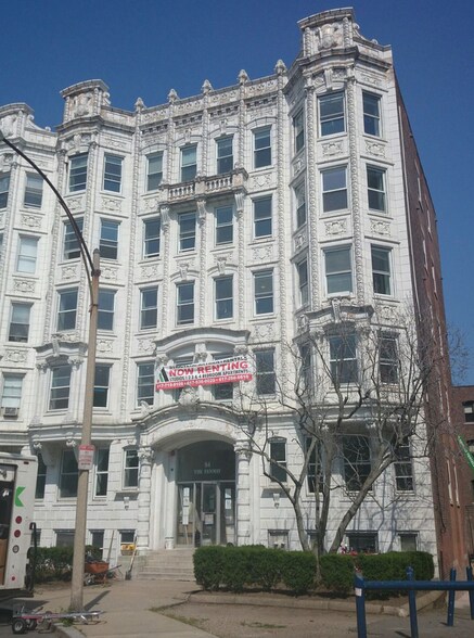 Building Photo - 84 Fenway