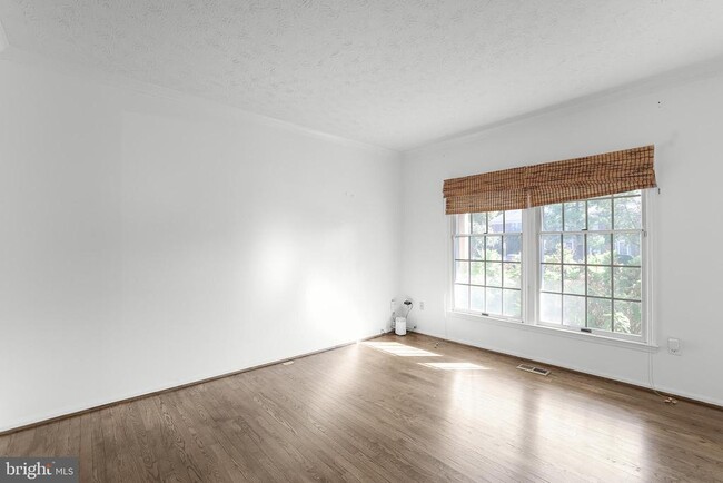 Building Photo - 5040 Southern Star Terrace