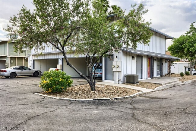 Building Photo - 1377 Lorilyn Ave