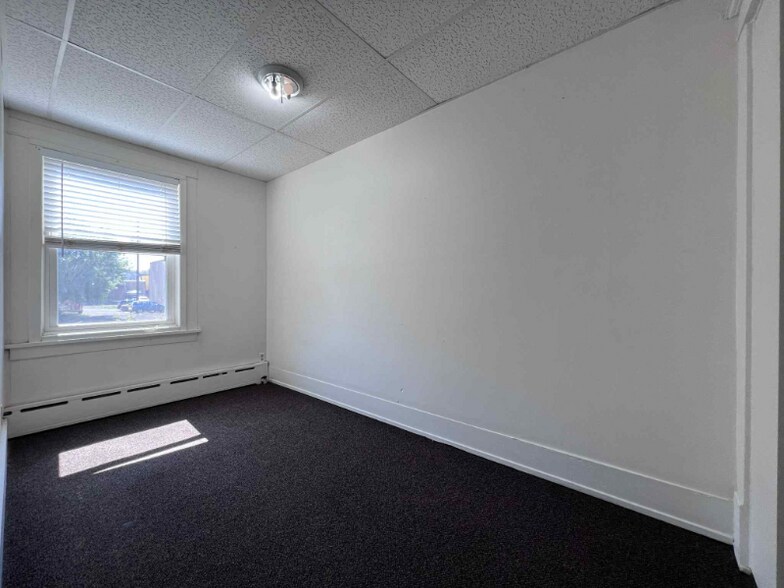 Building Photo - 222 E Aurora St