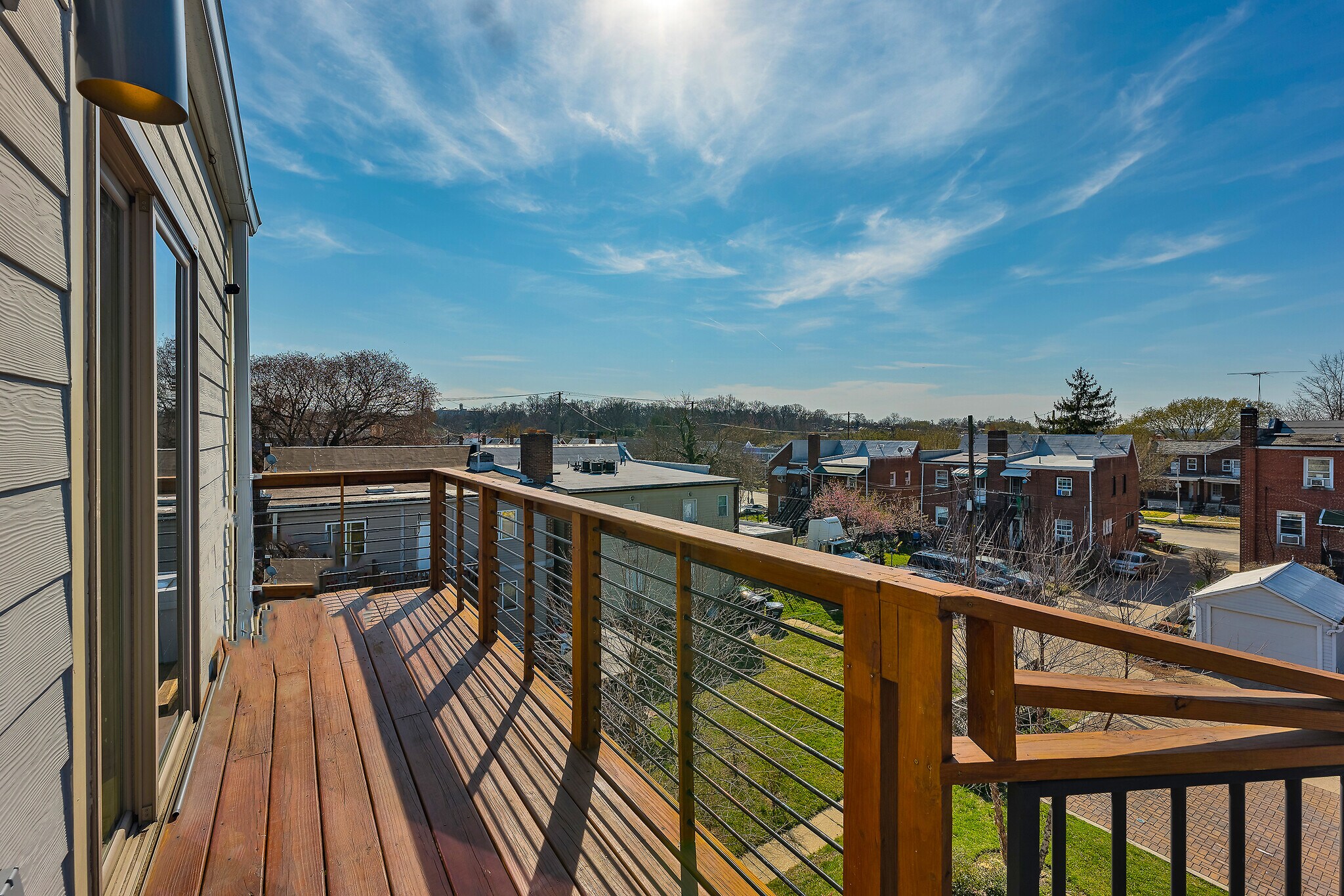 Building Photo - 5110 Fort Totten Dr NE