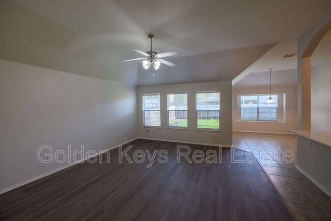 Building Photo - 672 S Heights Dr