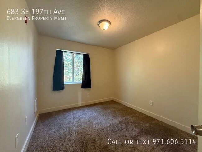 Building Photo - 683 SE 197th Ave
